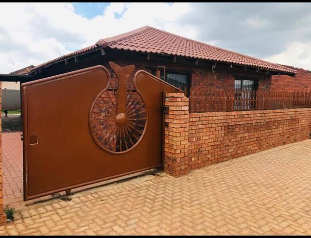 3 BEDROOM HOUSE FOR SALE IN DOORNKOP